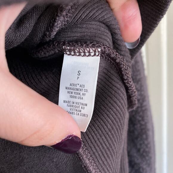 AERIE Chilled Out Split Hem Teddy Soft Sweatshirt Size Small Brown Fleece - Picture 7 of 9